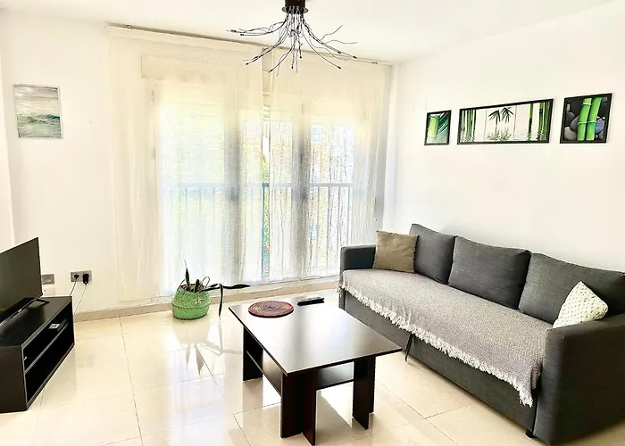 Апартаменти Lovely Denia, Piscina, Jacuzzi, Padel, Parking Денія